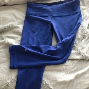 Size 8  mid rise lululemon crop